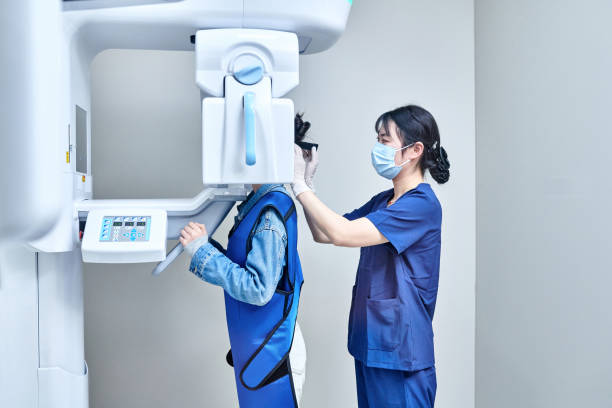 Best Emergency Tooth Extraction in Westwood Lakes, FL